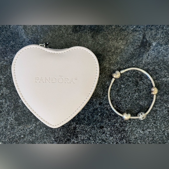 Pandora Moments Hearts clasp snake chain bracelet ST LUCIA CHARM - Picture 10 of 12